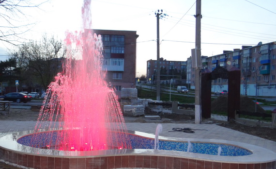 Светомузыкальный фонтан г. Крымск